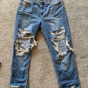 Fashion mom ripped jeans